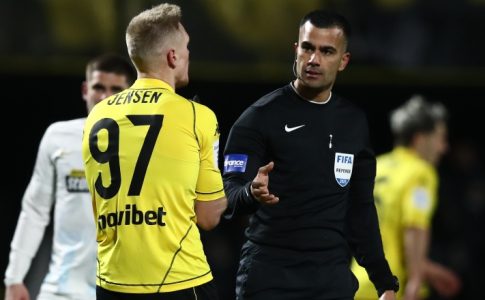 Ο Καραπαπάς έγινε δικηγόρος του Άρη!