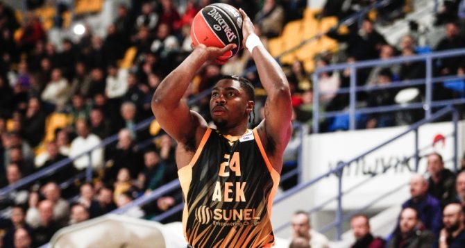 Βασίλισσα από ατσάλι στην Καρδίτσα με σόου Μπάρτλεϊ!