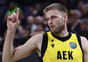 Χαραλαμπόπουλος: «Βήμα κορυφής και ώθηση από τον κόσμο»