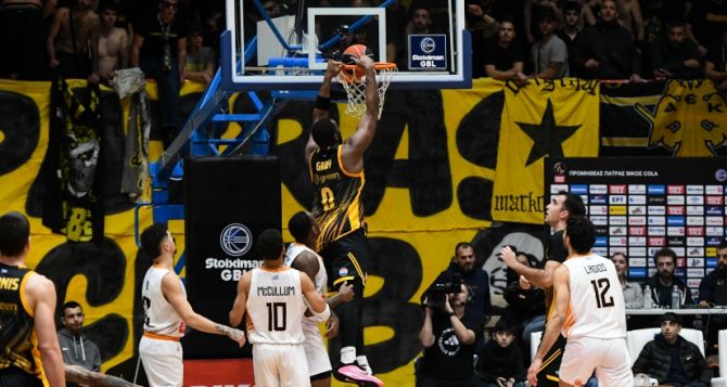 Απίθανη Βασίλισσα «τσάκισε» το συνεργείο του Λιόλιου μέσα στην Πάτρα!