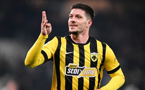 Επικό ποστάρισμα του Γιόβιτς μετά το ιστορικό καρέ: «Τίποτα προσωπικό» (ΦΩΤΟ)