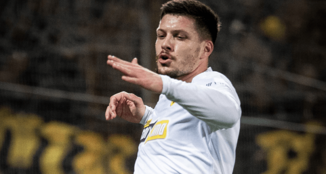 Αποθέωση Γιόβιτς στη Σερβία: «Σκορπά φόβο στη Super League» Αποθέωση Γιόβιτς στη Σερβία: «Σκορπά φόβο στη Super League»