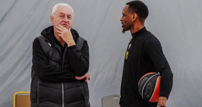 Η σημερινή προπόνηση της Βασίλισσας (ΦΩΤΟ) Η σημερινή προπόνηση της Βασίλισσας (ΦΩΤΟ)