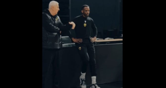 Πρώτη προπόνηση του Νάναλι με τη Βασίλισσα (VIDEO) Πρώτη προπόνηση του Νάναλι με τη Βασίλισσα (VIDEO)