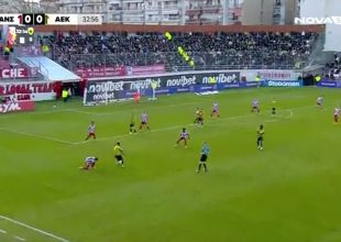 Ένα δυνατό σουτ του Ζίνι, αλλά εκτός εστίας (VID)