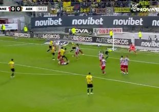 Με Βάργκα λύνει τον γόρδιο δεσμό η ΑΕΚ – Ο Φωτιάς στο VAR εξέταζαν για ώρα την φάση (VID)