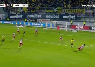 Το VAR είδε το πέναλτι για την ΑΕΚ και ο Μαρίν ευστόχησε για το 2-0 (VID)