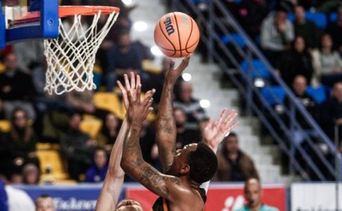 Η απίθανη «πτήση» του Μπράουν!(vid)