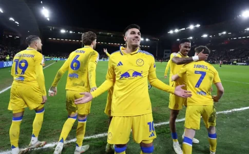 Λιντς – Μαν. Σίτι με… γαλάζιο «μπουστάρισμα»