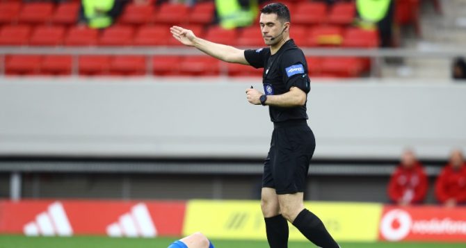 Ολυμπιακός-Παναιτωλικός: Ζαμπαλάς και Παπαδόπουλος «έκλεισαν» τα μάτια σε χέρι του Κοστίνια (VIDEO)