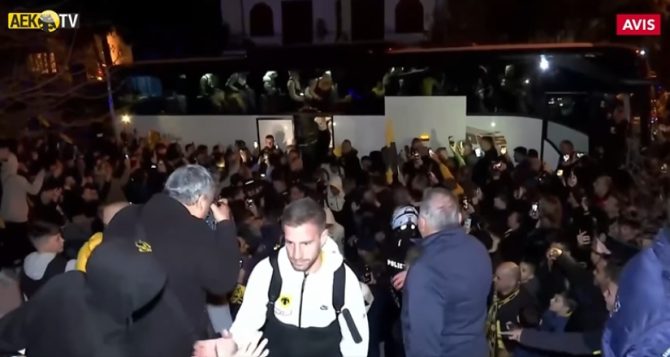 Xαμός και στις Σέρρες για την ΑΕΚΑΡΑ! (vid)