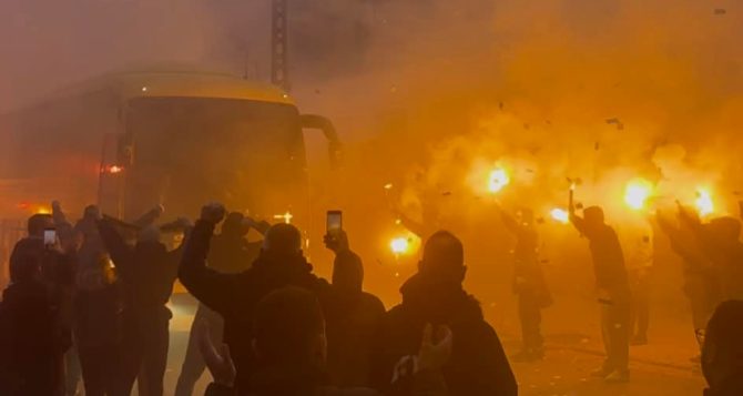 Xαμός στη Νέα Φιλαδέλφεια στην υποδοχή της αποστολής (VIDEO)