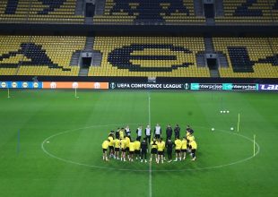 Η σημερινή προπόνηση της ΑΕΚ στην βροχερή Allwyn Arena (VIDEO)