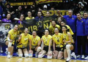 Bόλεϊ: Σπουδαίο τρίποντο για την ΑΕΚ στη Βούλα