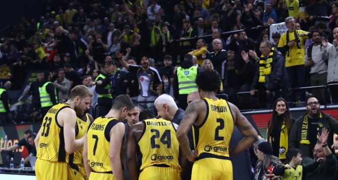 Η 12αδα της ΑΕΚ κόντρα στην Τόφας