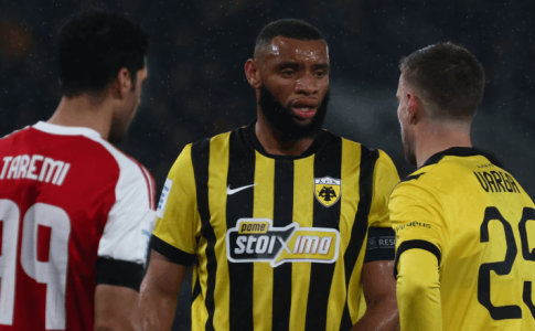 Συμπλήρωσε κίτρινες κάρτες ο Μουκουντί