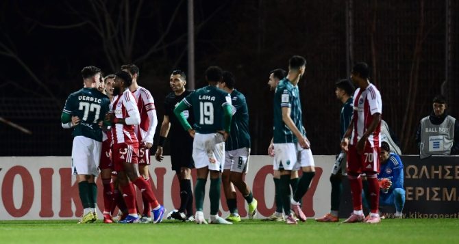 Ούτε με παίκτη παραπάνω και καμικάζι Φωτιά κατάφερε να κερδίσει ο Ολυμπιακός Ούτε με παίκτη παραπάνω και καμικάζι Φωτιά κατάφερε να κερδίσει ο Ολυμπιακός