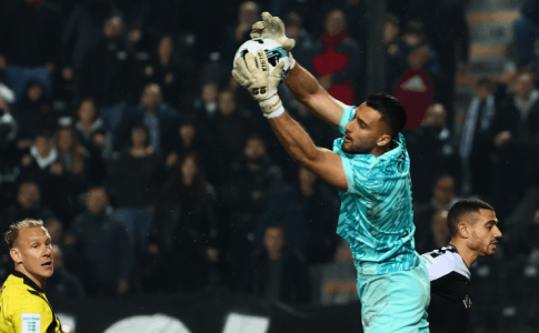 «Κυνηγάει» τον… πατέρα του ο Στρακόσια – Τρίτο πέναλτι για φέτος