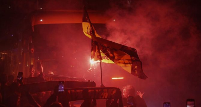 «Κάηκε» ο Βόλος στην υποδοχή της ΑΕΚάρας! (VIDEO) «Κάηκε» ο Βόλος στην υποδοχή της ΑΕΚάρας! (VIDEO)