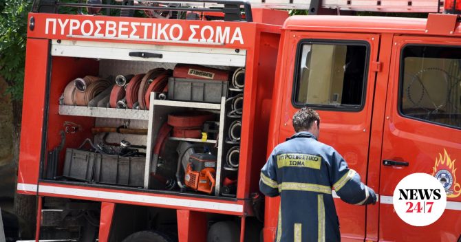 Φωτιά σε αποθήκη αυτοσχέδιας εκκλησίας στη Λιοσίων