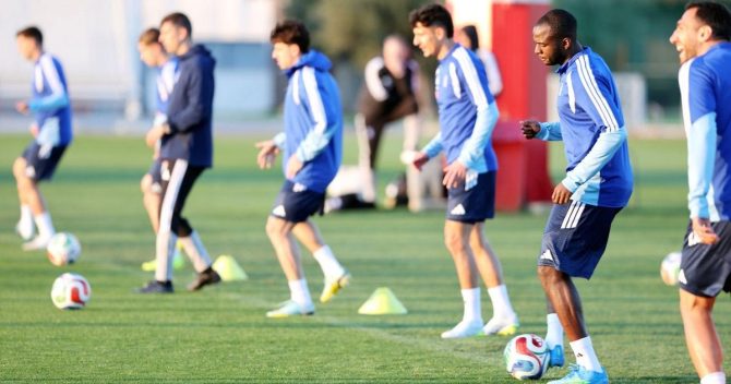 Εθνική Ελλάδας: Με έμφαση στην τακτική συνεχίζεται η προετοιμασία της γαλανόλευκης, αύριο η συνέντευξη Τύπου του Γιοβάνοβιτς