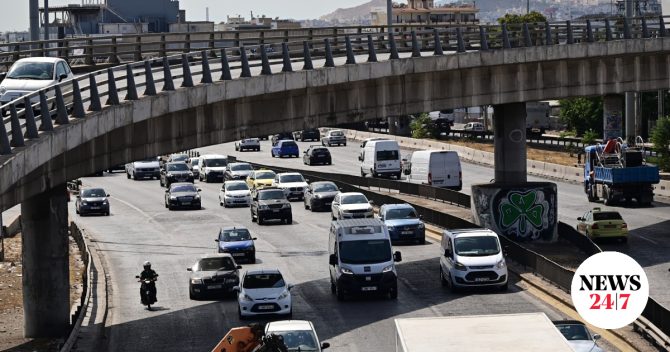 Παλαιό Φάληρο: Καραμπόλα 5 αυτοκινήτων στη Λεωφόρο Ποσειδώνος