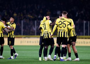 Μόνη πρώτη η ΑΕΚ στα play offs της Super League!