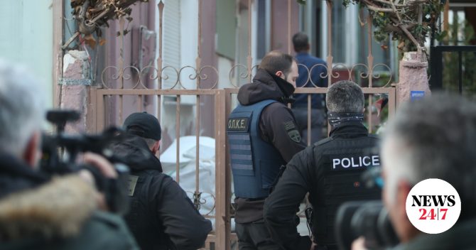 Έγκλημα στην Θεσσαλονίκη: Με ζώνη στον λαιμό της βρέθηκε νεκρή η 59χρονη