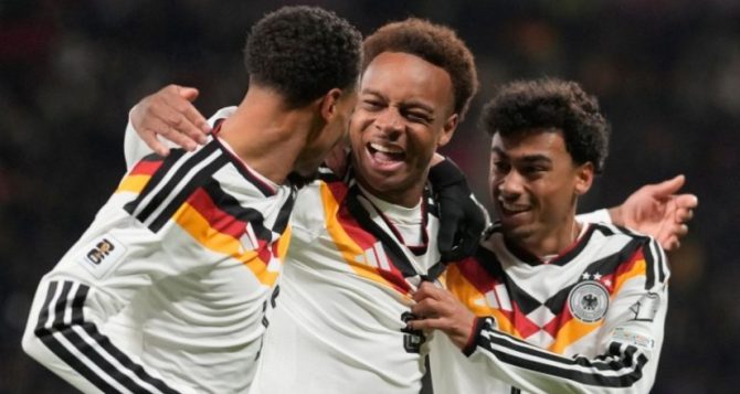 Η Γερμανία «μπουστάρεται» σε ημίχρονα και γκολ με την Γκάνα Η Γερμανία «μπουστάρεται» σε ημίχρονα και γκολ με την Γκάνα