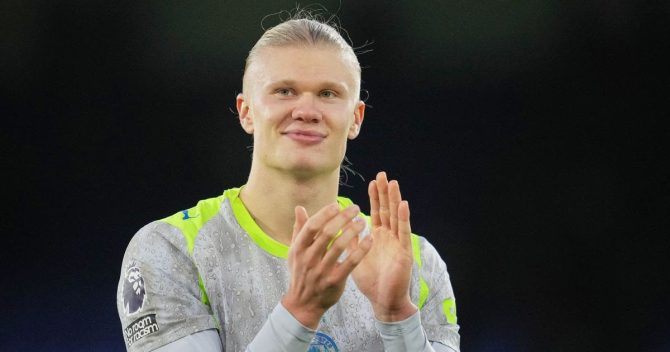 Ο Χάλαντ αγόρασε και δώρισε ένα σπάνιο χειρόγραφο των Βίκινγκ αξίας 115.000 ευρώ στην πόλη καταγωγής του