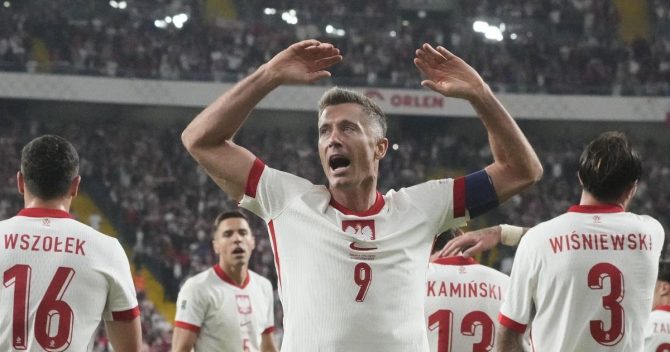 Πολωνία – Αλβανία 2-1: Λεβαντόβσκι και Ζιελίνσκι τιμώρησαν στο δεύτερο μέρος την ομάδα των Στρακόσα