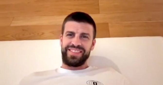 Πικέ: Η αμήχανη στιγμή σε live stream όταν δέχθηκε ακατάλληλη ερώτηση μπροστά στον γιο του