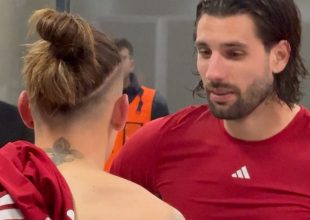 Τσιμίκας και Σομποσλάι αντάλλαξαν φανέλες: Το τετ-α-τετ στα αποδυτήρια με “άρωμα” Λίβερπουλ