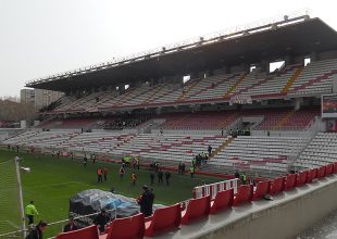 Στο «καυτό» Βαγιέκας η ΑΕΚ: Ένα γήπεδο σε κρίση και ένταση