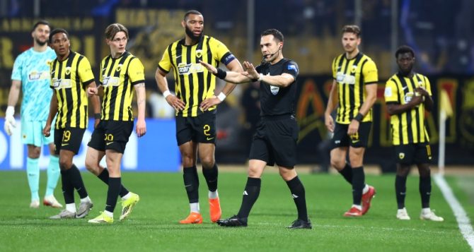 Η φοβερή απάντηση του Πολυχρόνη για το χέρι του Μούργου