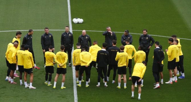 Στιγμές από την προπόνηση της ΑΕΚ πριν την Τσέλιε (pics+vid)