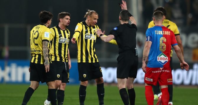 Όρθια στο Βόλο η ΑΕΚ παρά τα «όργια» Τσιμεντερίδη