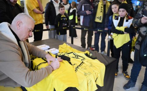 Οι φίλοι της ΑΕΚ μιλούν για τον Βασίλη Δημητριάδη (VIDEO)