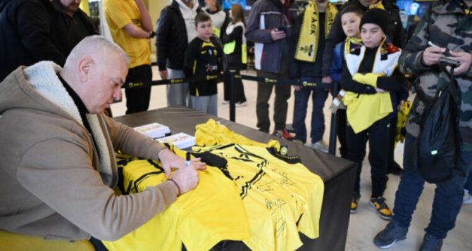 Οι φίλοι της ΑΕΚ μιλούν για τον Βασίλη Δημητριάδη (VIDEO)