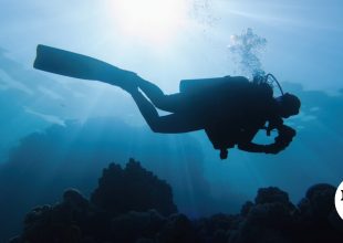 Εντοπίστηκε και απεγκλωβίστηκε δύτης που αγνοούνταν στην Βουλιαγμένη