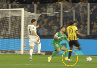 Είδε ο Πολυχρόνης το σωστό πλάνο στο πέναλτι του Ελίασον; Μάλλον όχι… (ΦΩΤΟ)