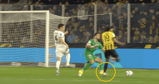 Είδε ο Πολυχρόνης το σωστό πλάνο στο πέναλτι του Ελίασον; Μάλλον όχι… (ΦΩΤΟ)