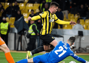 Τα καμπανάκια χτύπησαν, αλλά όχι ανάθεμα μετά από ιστορική πρόκριση