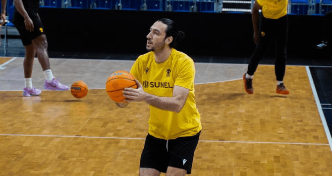 Πρωινή προπόνηση της Βασίλισσας στο Βερολίνο (ΦΩΤΟ)