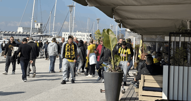Κιτρίνισε ο Βόλος από τον λαό της ΑΕΚΑΡΑΣ! (VIDEO) Κιτρίνισε ο Βόλος από τον λαό της ΑΕΚΑΡΑΣ! (VIDEO)