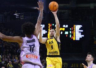 LIVE: Άλμπα Βερολίνου – ΑΕΚ