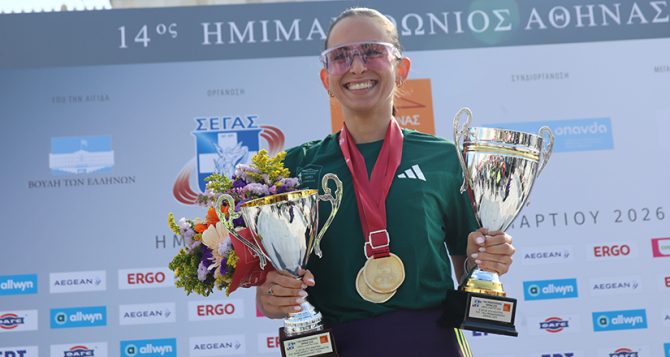 Η αθλήτρια της ΑΕΚ Αναστασία Μαρινάκου νικήτρια στον Ημιμαραθώνιο της Αθήνας