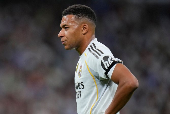 Εμπαπέ: “Είναι ψέματα ότι μου εξέτασαν το λάθος γόνατο οι γιατροί της Ρεάλ”