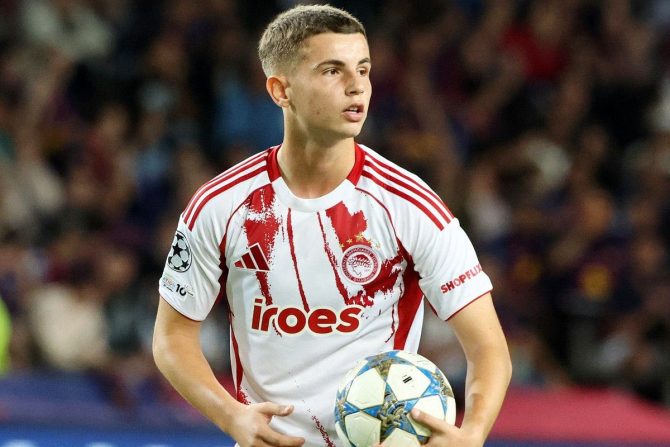 Μουζακίτης: Η Πόρτο παρακολουθεί στενά την περίπτωση του παίκτη του Ολυμπιακού, σύμφωνα με την “A Bola”