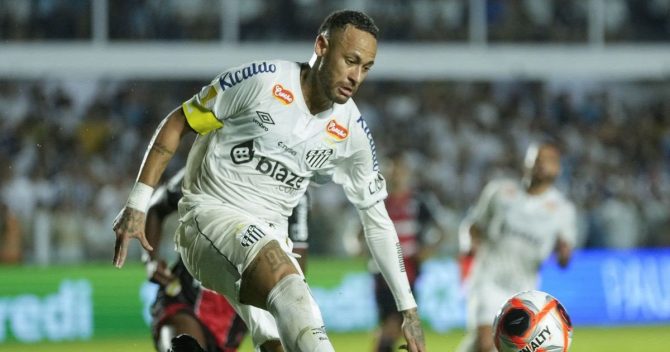 O Ρομάριο έστειλε αυστηρό μήνυμα στον Αντσελότι: “Ο Νεϊμάρ πρέπει να επιστρέψει στην εθνική Βραζιλίας”